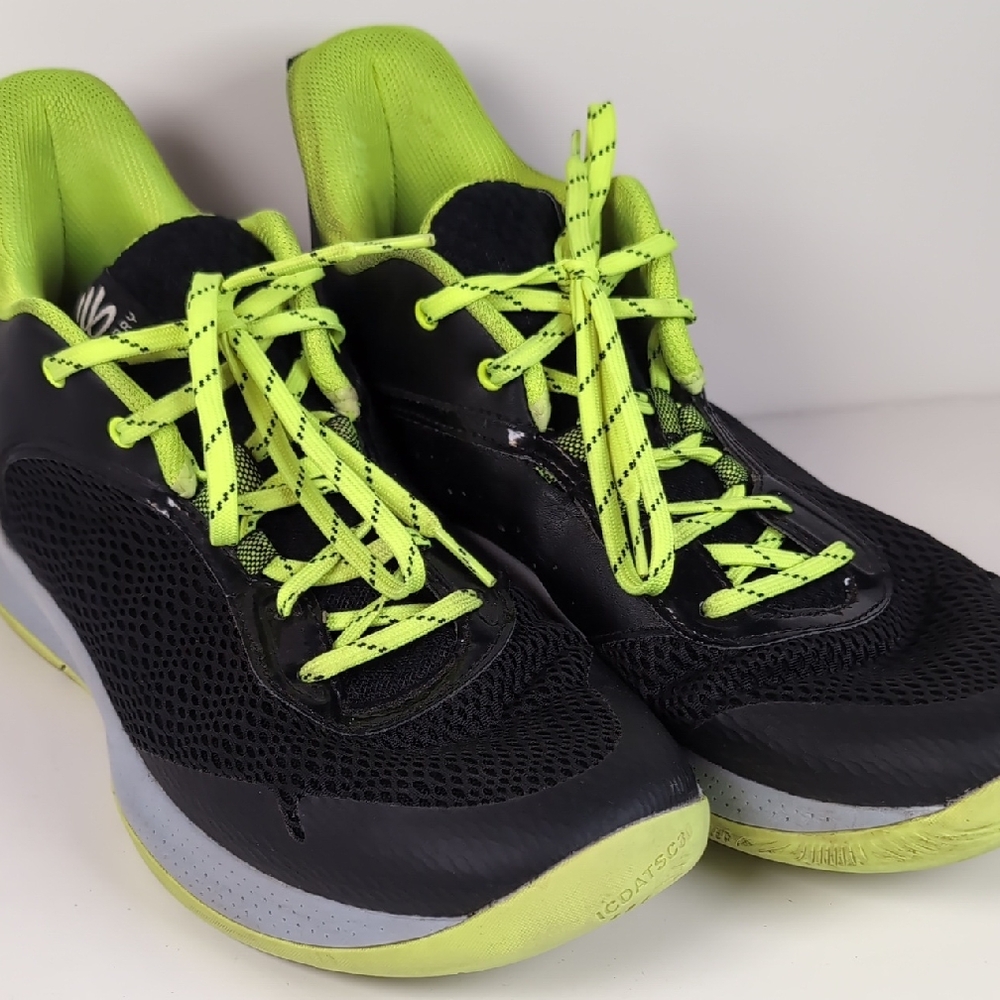 UNDER ARMOUR MENS CURRY 3Z6 MENS BASKETBALL SHOES SIZE 11 Men's